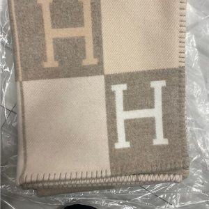 Hermes blanket